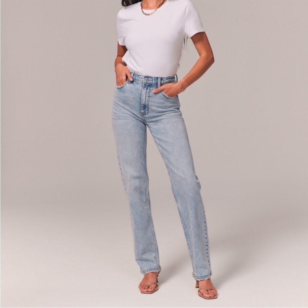 Abercrombie Ultra High Rise 90s Straight jeans